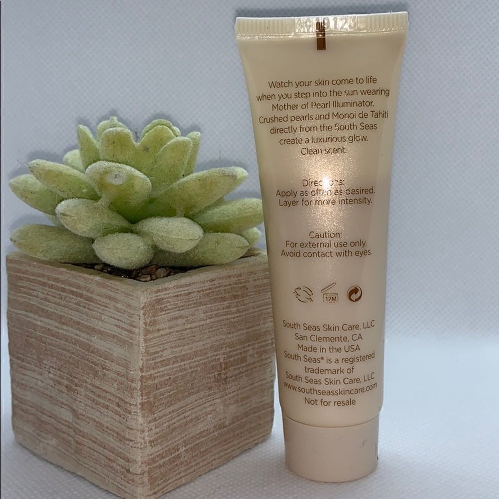 $8💥 SOUTH SEAS Hydrating Shimmer Lotion - Picture 3 of 4